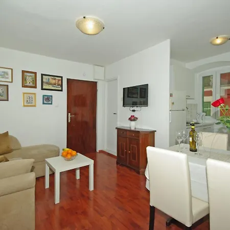 Apartment Square Makarska