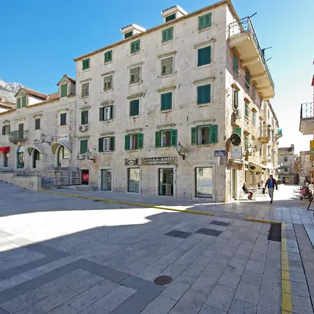 Square Apartament *